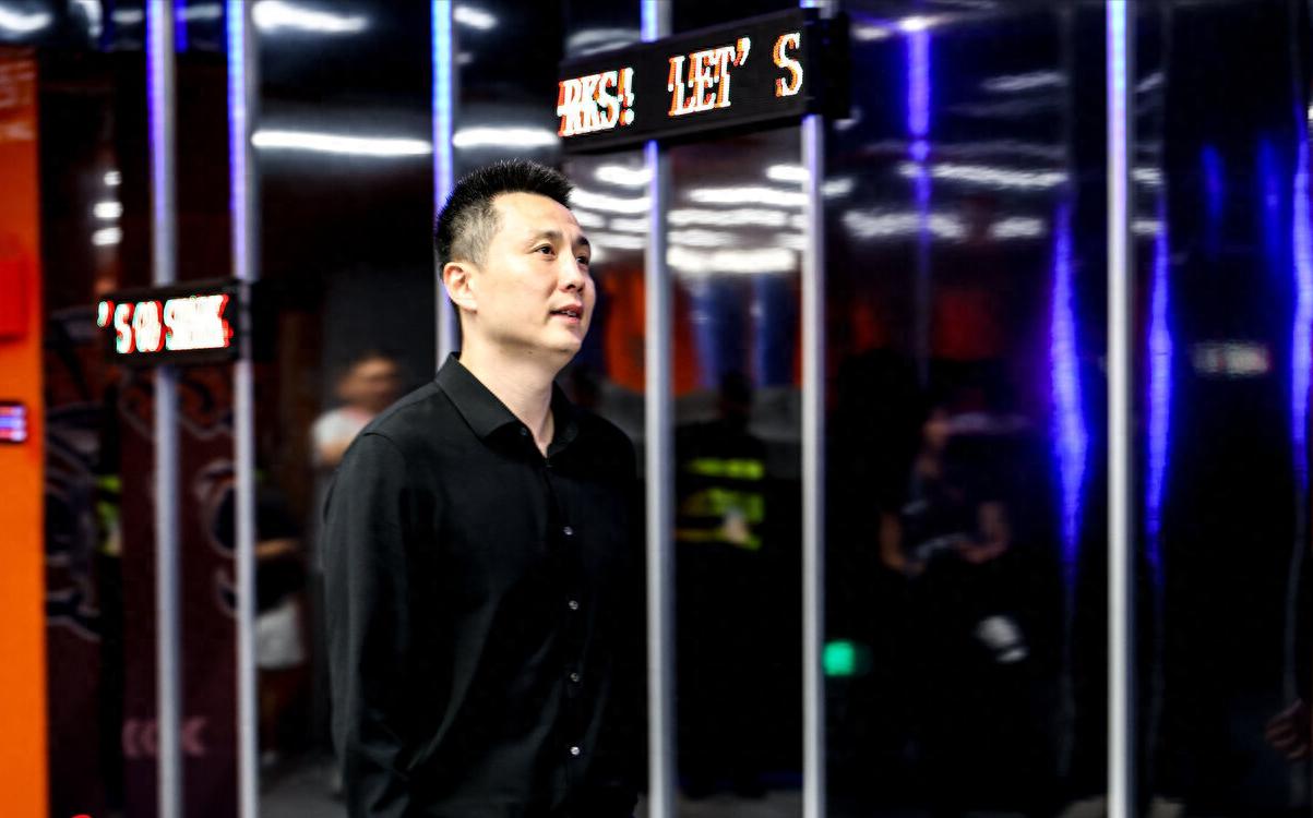 MK体育郑钦文逆转萨卡里终结连败，心态蜕变守住草地首胜
