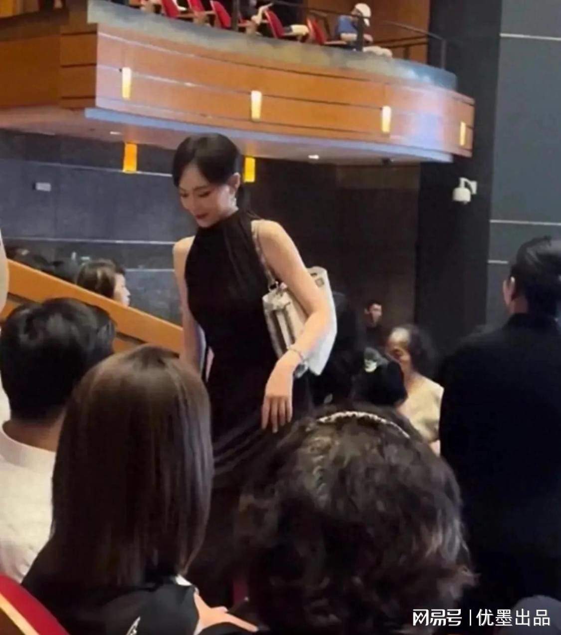 记者拉比奥、于帕、楚阿梅尼、萨利巴缺席训练前者母亲探班扑空