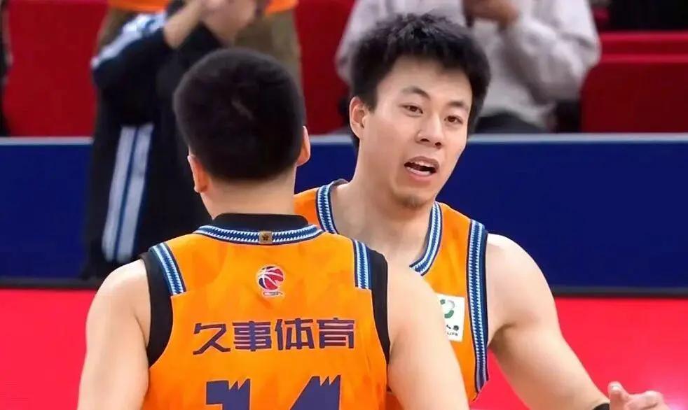 沙梅特：赛季漫长而煎熬 夺冠是无与伦比的体验