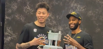 爆了！爆了！文班5年3亿！福克斯离队去尼克斯庆祝！