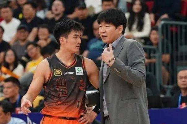 迈克·布朗的NBA冠军履历:尼克斯主帅有多少枚戒指?