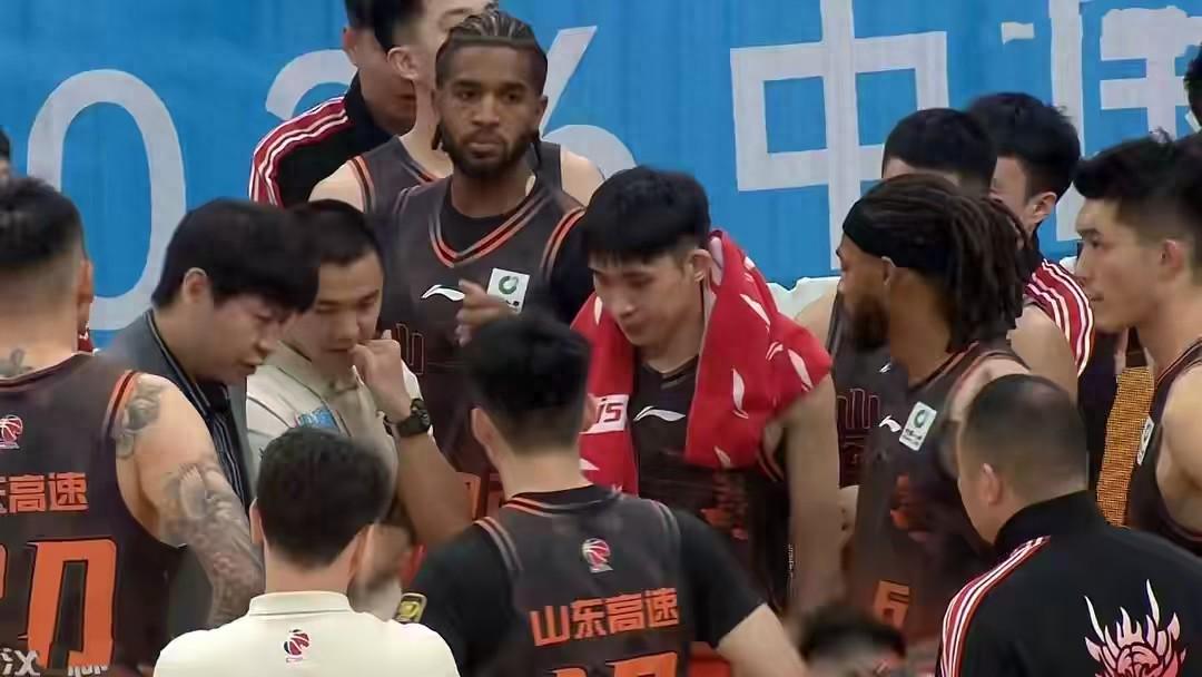 MK体育-尼克斯3比1马刺，今夜冲首冠超越90年代