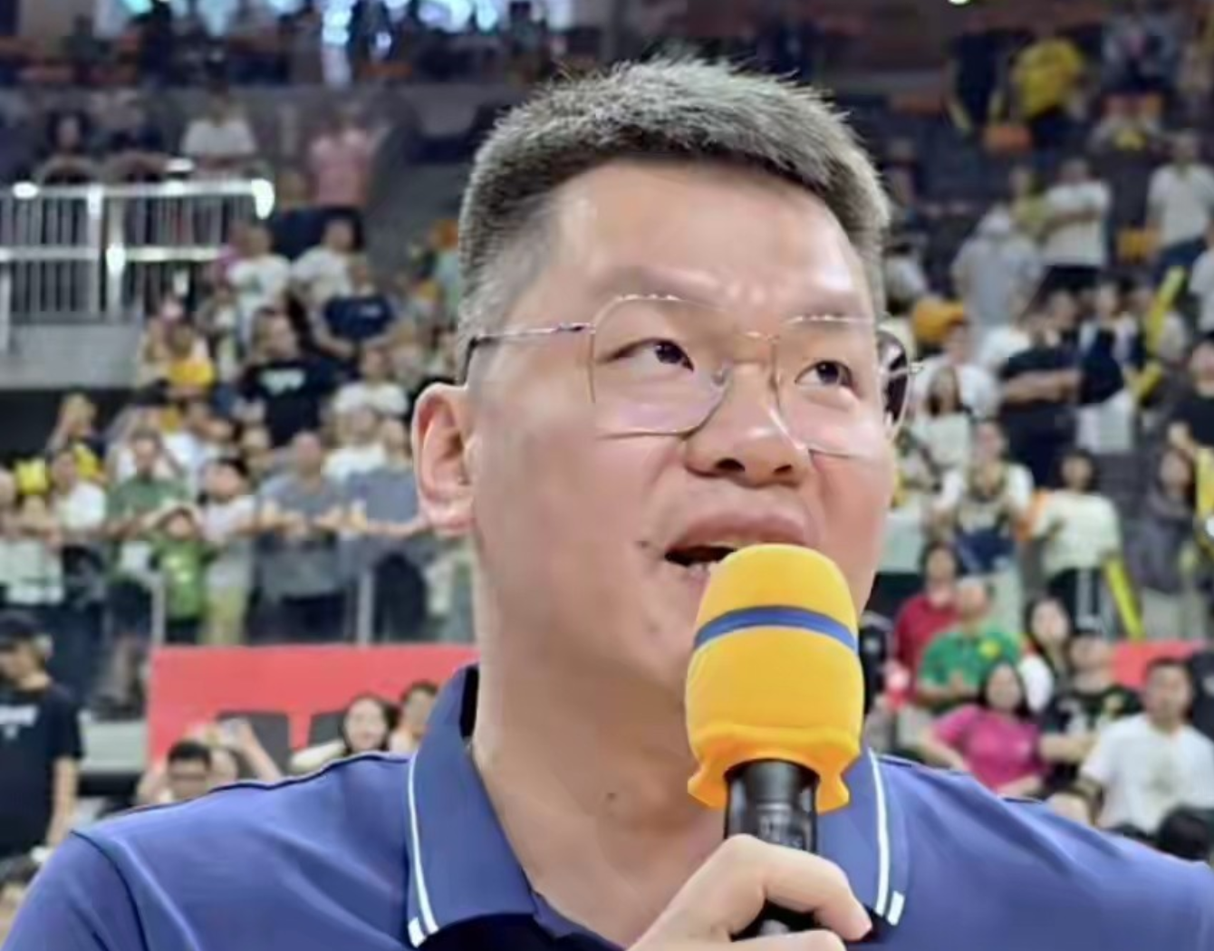 同样是NBA传奇巨星，为何科比营销害人，詹姆斯营销却无害？