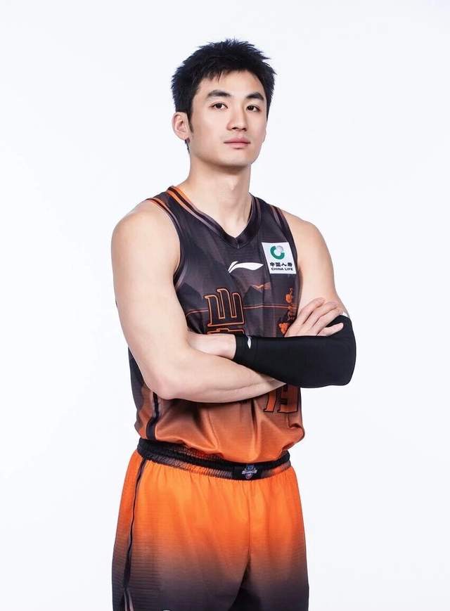 MK体育尼克斯剑指时隔53年夺冠！福斯特主裁近十战全胜 终结战赢39.4分