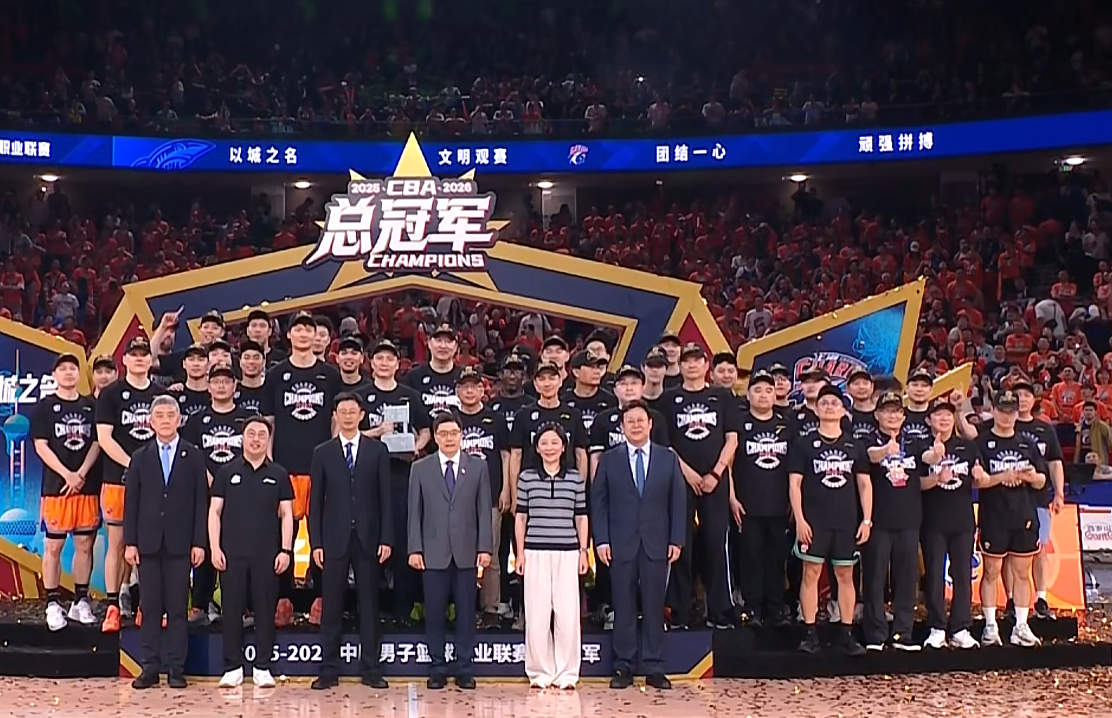 名记曝绿军拟交易得字母哥墨菲