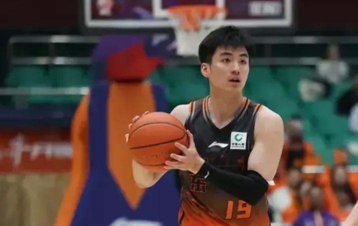 尼克斯16胜3负+283分刷历史纪录，但最佳球队之争不止看数据