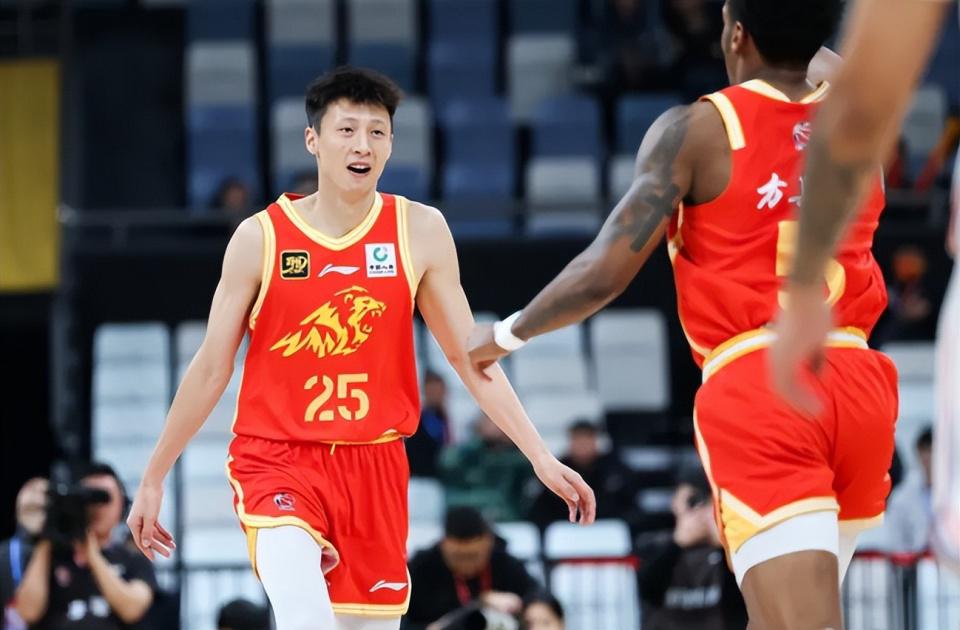 MK体育鹈鹕愿听特雷·墨菲交易报价