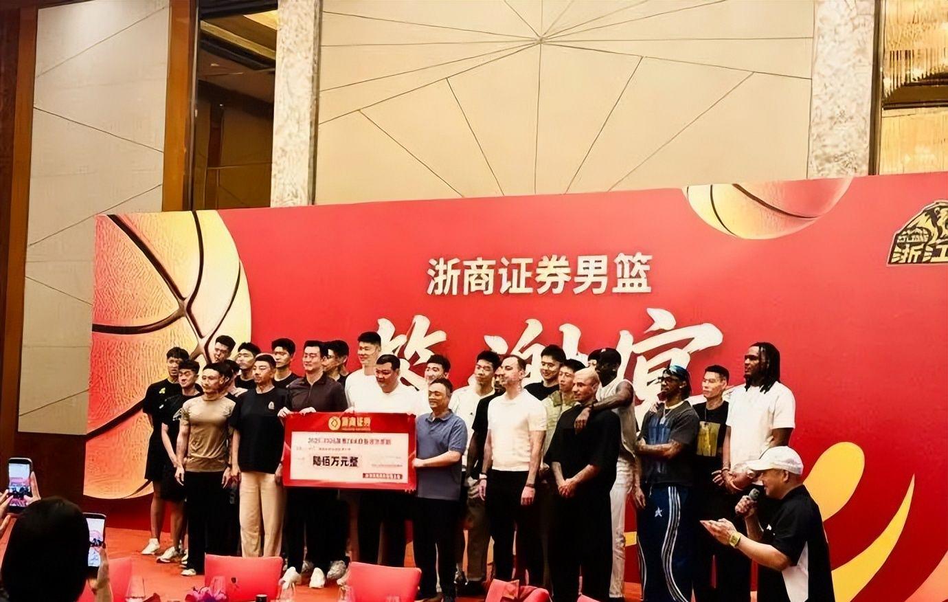 终结3连败!郑钦文2