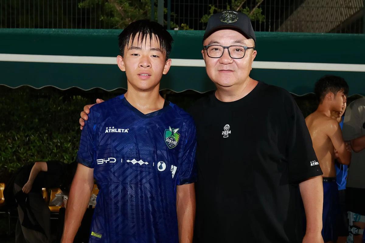 西蒙尼盛赞阿尔瓦雷斯，马竞欲以其为核心建队