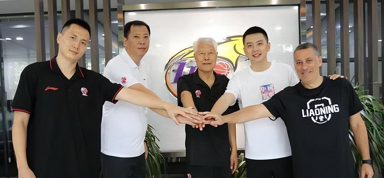四大AI预测萨尔茨堡红牛vs米亚尔比：预计主队大胜，推荐3比0